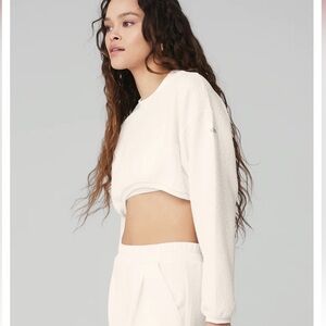 Alo Yoga Tailored Crew Neck Long Sleeve Crop Top